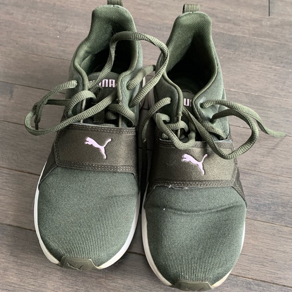 Women’s Green Puma Soft Foam Shoes Women’s 7.5 - Picture 1 of 9
